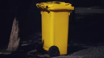 Coșuri de gunoi potrivite pentru instituții și spații publice