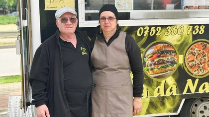Un italian dintr-o familie de pizzeri a venit la Iași să-i îndeplinească visul soției sale. A investit zeci de mii de euro într-o pizzerie mobilă. Iată imagini din interiorul afacerii