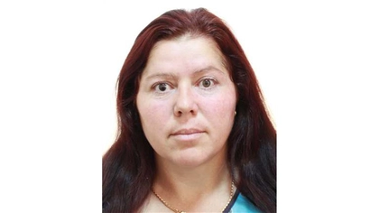 Priviți cu atenție această fotografie! Dacă o vedeți pe stradă, îndepărtați-vă urgent și sunați la 112! Polițiștii din Iași o caută pe Ramona, după ce a vrut să comită o crimă