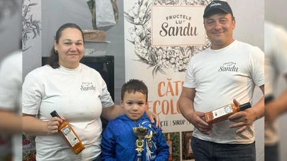 Acești producători de cătină din Iași, Virgil și Laura Sandu, au scos pe piață un nectar nou. Produsul este gândit pentru evenimentele care ies din tipare