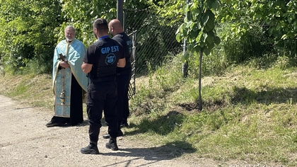 Acest cimitir din Iași a fost păzit, ieri, de zeci de jandarmi și agenți de pază! Desfășurarea de forțe a fost necesară pentru a se evita un scandal: „M-au luat pe sus. Nu m-am opus, pentru că mai mare rău făceam”