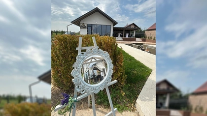 Consilierul personal al primarului și-a deschis piscină și sală de evenimente în comuna Dumești! Investiția depășește 120.000 de euro