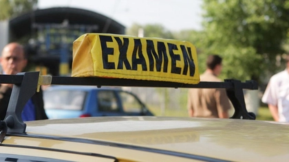 Ghinion teribil! Cum a picat un tânăr examenul auto, deși strada era aproape goală