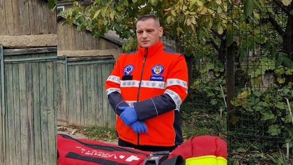 Ies la iveală detalii șocante despre ambulanțierul de 45 de ani, mort fulgerător la Iași! Bărbatul nu era cunoscut ca având probleme de sănătate: „Dumnezeu să-l odihnească în pace. Băiat tânăr, cu doi copii minori acasă”