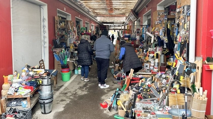 Vânzările de la Bazarul din Iași au scăzut! Comercianții sunt nemulțumiți din cauza lipsei clienților: „Abia îți scoți cheltuiala”