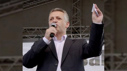 Contracte de peste un milion de euro, din bani publici, primite într-un timp record de firma controlată de fostul pușcăriaș Relu Fenechiu!