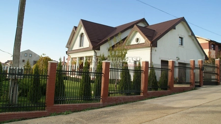 Sa tot fii demnitar! In ce locuinta de lux sta un parlamentar iesean