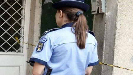 O poliţistă de la DGA Bucureşti a murit, după ce a căzut de la etaj. Ar fi vorba despre o sinucidere
