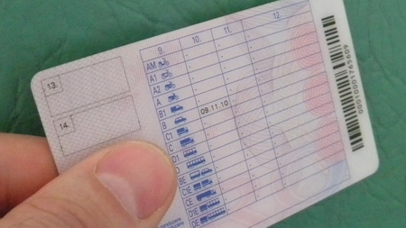 Super afacere! Permis de conducere fals, cumparat cu 2.000 euro