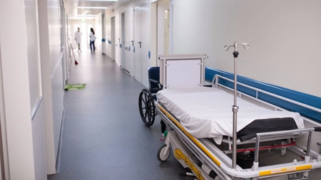 EXCLUSIV! Soc in lumea medicala din Iasi! Un cunoscut doctor este acuzat de malpraxis! Interventia a fost catastrofala? Pacientul a suportat sase operatii