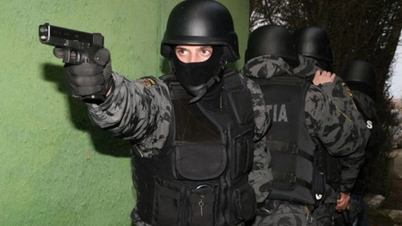 Sentinta de infarct la Tribunalul Iasi! Doi dintre cei mai tari proxeneti din Iasi au fost executati! Doi interlopi periculosi au ramas si fara avere!