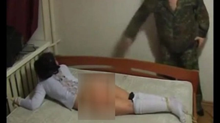 Pedeapsa extrema! Tanara batuta cu varga la fund de separatistii prorusi - VIDEO SOCANT