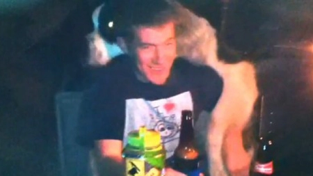 Jub Jub, cainele care face sex si cu femei, si cu barbati - VIDEO