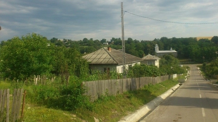 Oamenii care s-au mutat in localitatea Concesti din Botosani unde li se da o casa gratis si li se asigura un job