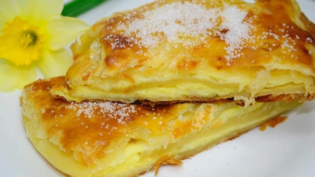 Uite asa se prepara cea mai rapida placinta cu branza in aluat foietaj
