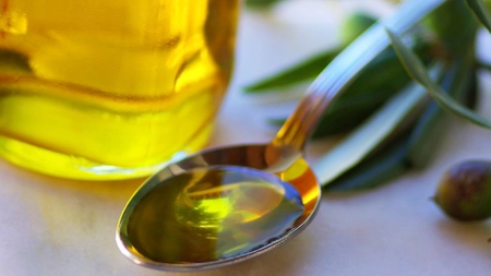 Ce se intampla daca inghiti ulei de masline pe stomacul gol