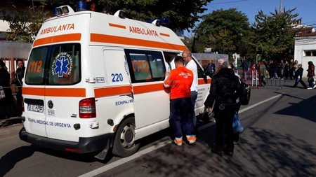 Exclusiv! Unui pelerin i s-a făcut rău în timp ce aştepta la rând - FOTO