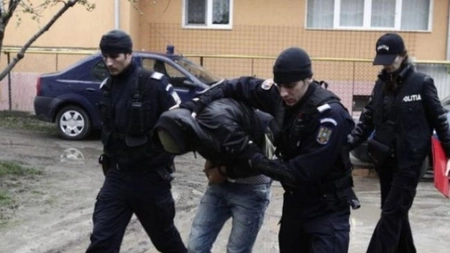 Un recidivist periculos a snopit în bătaie două femei la Iași. A fost prins de polițiști