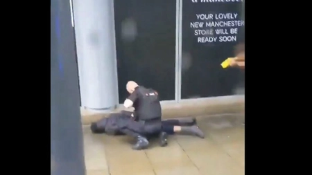 Alertă în centrul oraşului Manchester. Mai multe persoane înjunghiate - VIDEO