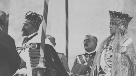 Expoziție cu titlul „Familia Regală - Pagini din istoria Iașului” în holul de onoare al Primăriei Municipiului Iași