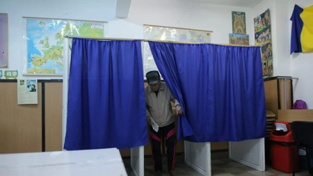 Bătălia finală pentru Palatul Cotroceni. Sute de mii de ieșeni sunt așteptați la urne. Toate detaliile despre cel mai așteptat eveniment politic al anului