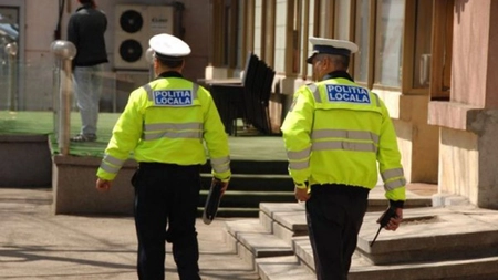 Prinși în timp ce distrugeau bunurile de pe domeniul public