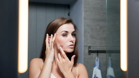 Cum să îngrijești tenul. Așa poți micșora porii de pe față