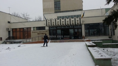 Specialiști în domeniul designului textil din Italia, la Universitatea Tehnică din Iași