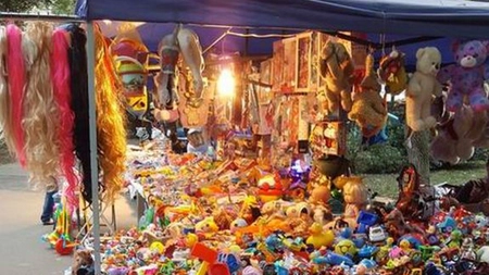 Comercianții ambulanți de sezon au împânzit Iașul. Autoritățile au trecut la sancționarea lor