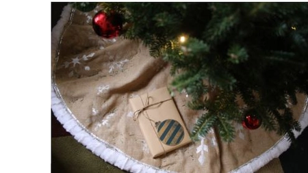 In toiul pregătirilor pentru Crăciun ai un ajutor de nădejde: o florărie online! 