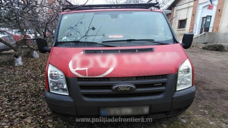 Ford Transit furat din Spania, descoperit la vama Albița