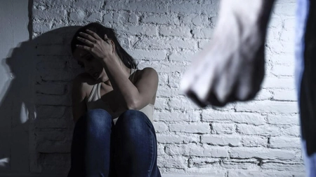 Profesor ieșean, iertat după ce și-a lovit nevasta cu capul în gură! Decizia i-a aparținut victimei! A scăpat de acuzațiile aduse de către procurori!