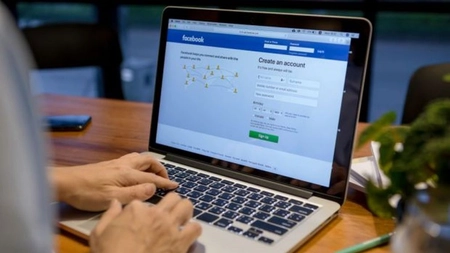 Exclusiv! Suspecți de jaf, prinși cu ajutorul Facebook! Un păgubit a descoperit unde i se aflau bunurile prin intermediul rețelei de socializare!