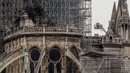 Monumentul Nôtre Dame riscă să se prăbuşească