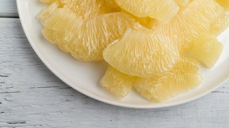 De ce e recomandat să mănânci pomelo