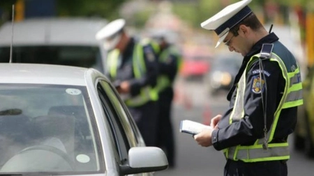 Polițiștii rutieri au fost prezenți în trafic. Mai mulți șoferi sancționați