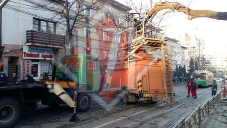 Circulația tramvaielor, blocată complet în Iași din cauza problemelor la rețea