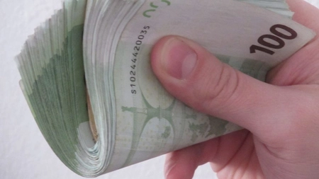 Șase ieșeni, pedepsiți pentru că au vrut să facă matrapazlâcuri cu bani europeni! În dosar a intervenit și o prescriere a răspunderii pentru o infracțiune!