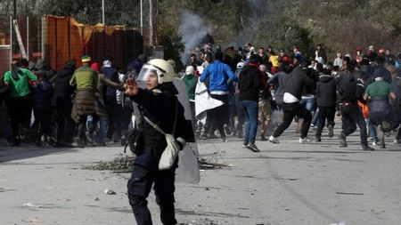 Semnal de alarma tras de ministrul grec! Europa va fi sub asediu! Migranţii dau năvală