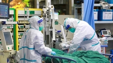 A apărut coronavirus la super-ofertă. Primești 4.000 de euro dacă te lași infectat în Marea Britanie!