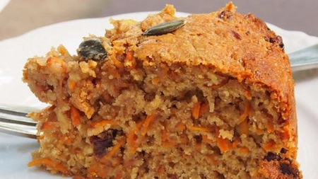 Ingrediente pentru prăjitură de post cu morcov şi măr