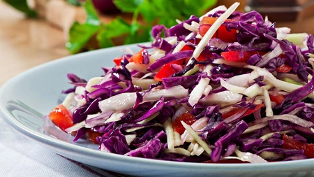 Uşor de digerat - Salată de varză roşie, cu vinegreta