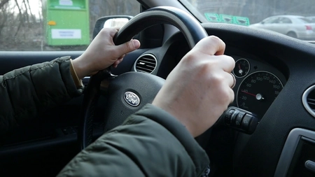 Exclusiv! Profesor de legislație rutieră, prins conducând fără permis un vehicul neînmatriculat! A doua oară, oamenii legii l-au găsit într-o mașină de raliuri!