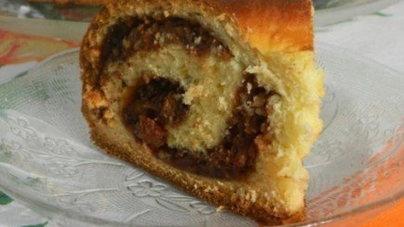 Câte calorii are o felie de cozonac?