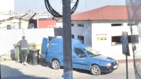 Zona metropolitană este îngropată în gunoaie! Ieșenii sunt disperați din cauza constructorilor care aruncă ilegal deșeurile din șantiere în fața caselor - FOTO