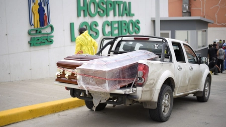 Ecuador, lovită de pandemia de coronavirus: Echipe speciale ridică din case sute de morți!