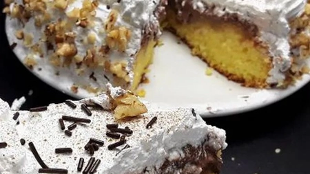Reţetă de tort cu mere şi frişcă - Cum se face
