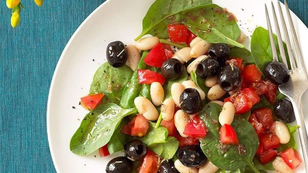 Cum se prepară salata italiană cu fasole