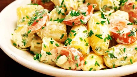 Salata orientală de post. Ingrediente şi mod de preparare