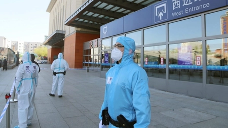 Un oraş din China, cu patru milioane de locuitori, a fost închis din nou